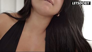 Image Curvy Tattooed Brunette Gets Her Pussy Eaten Until She Moans With Pleasure