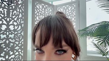 Image Lana indo fundo