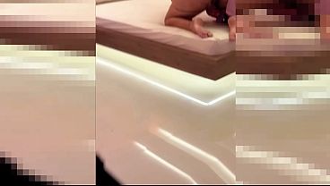 Image MILF latina HORNY SACUDE EL CULO SOBRE SU JUGUETE SEXUAL mientras es observada por su hijastro