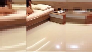 Image Latina horny voluptuosa sacude el culo para seducir a su hijastro pervertido