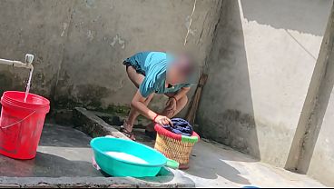 Image Sexy bhabhi is bathing in outdoor