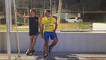 Image depois da pelada jogador e o treinador &eacute_ flagrado fudendo atr&aacute_s da quadra