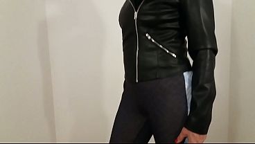 Image Hot granny wears thongs and leggings!