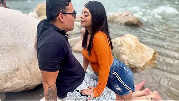 Image video viral filtrado jovencita estudiante tiene sexo al aire en el rio la termotasajero de cucuta colombia. sexo en publico