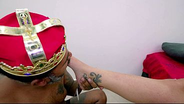 Image Interracial Foot Fetish: Chupando os p&eacute_s da Loira Gostosa