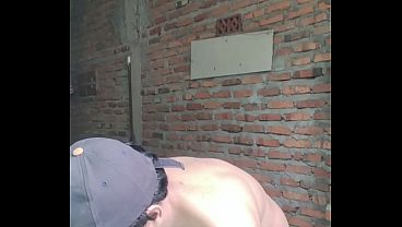 Image Ngocok kontol sambil ngerokok