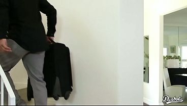 Image Elsa Jean i came inside