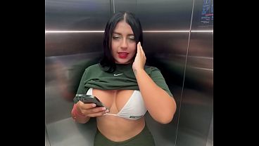 Image La Chica Del Gimnasio Con Culo Perfecto Es Follada Por un desconocido en el parqueadero.