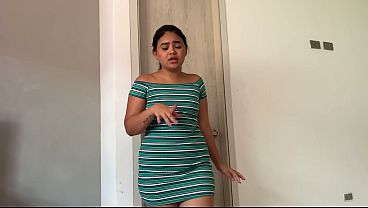 Image Mi hermanastra quiere que deje a su novio en paz pero primero deber&aacute_ hacer algo por m&iacute_