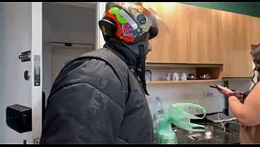 Image BBW da Bunda Grande recebeu o Motoboy da Ifood so Calcinha fio dental
