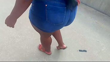 Image Booty bouncing butt cheeks