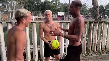 Image Partida de futebol vira suruba entre dotados heteros / Soccer match turns into suruba between gifted straights