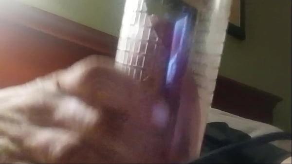 Image Penis pump in action