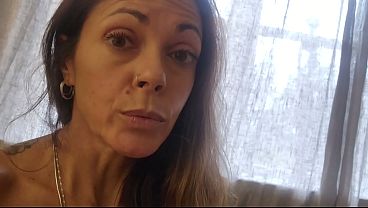 Image Stunning milf plays with her ass until she gets a shaking orgasm